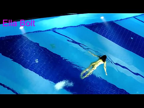 ❤️ Ùn possu micca piantà di fighjulà, ghjovana bionda catturata nuda in piscina ELLA BOLT ️ Solo porno à porn co.porngifmag.ru ️❤