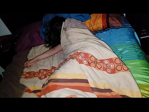 ❤️ Stepson rimprovera a so ghjovana matrigna mentre dorme. ️ Solo porno à porn co.porngifmag.ru ️❤